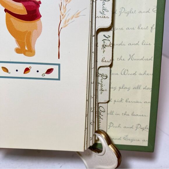 Winnie the Pooh 6-ring Daytimer Daily Weekly Monthly Project Notes Addresses NEW - Picture 8 of 9